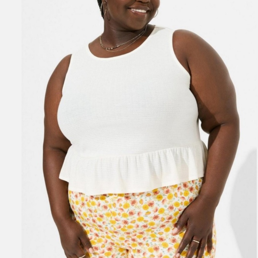 NEW torrid texture knit sleeveless high neck ruffled top 4/4X/26